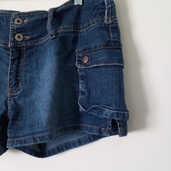 Laser Jeans size 11 denim short shorts with side pockets and grommet det… - Picture 4 of 4